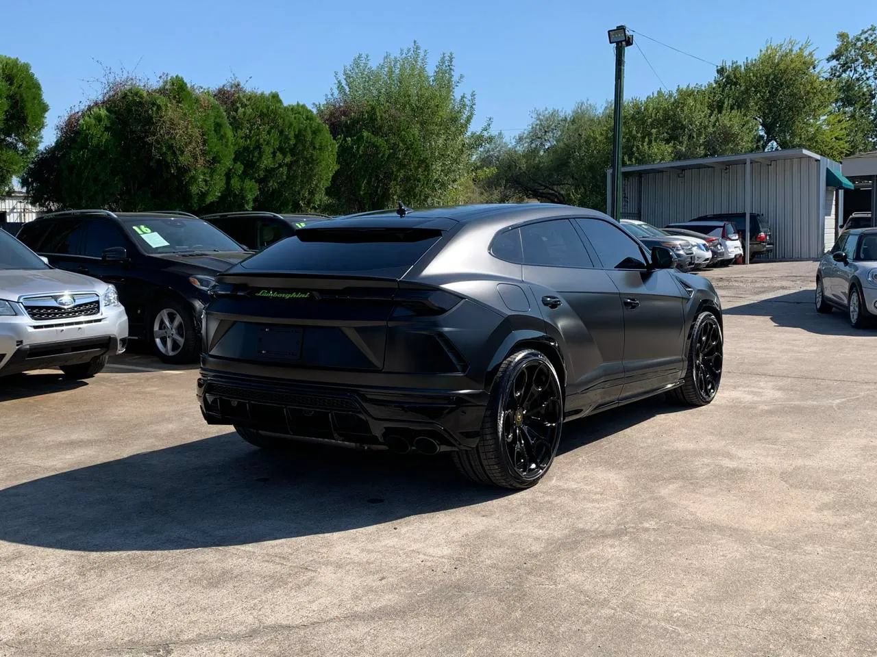 Used 2022 Lamborghini Urus AWD/4WD image 7