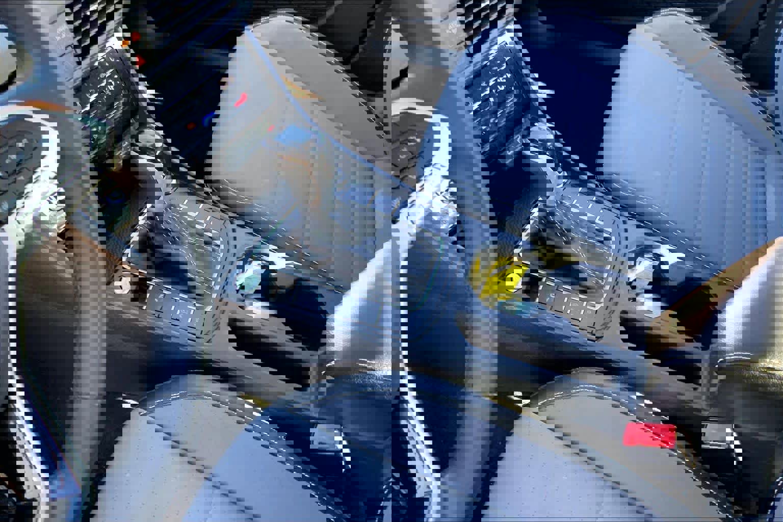 Used 2025 Volkswagen Jetta SE image 17