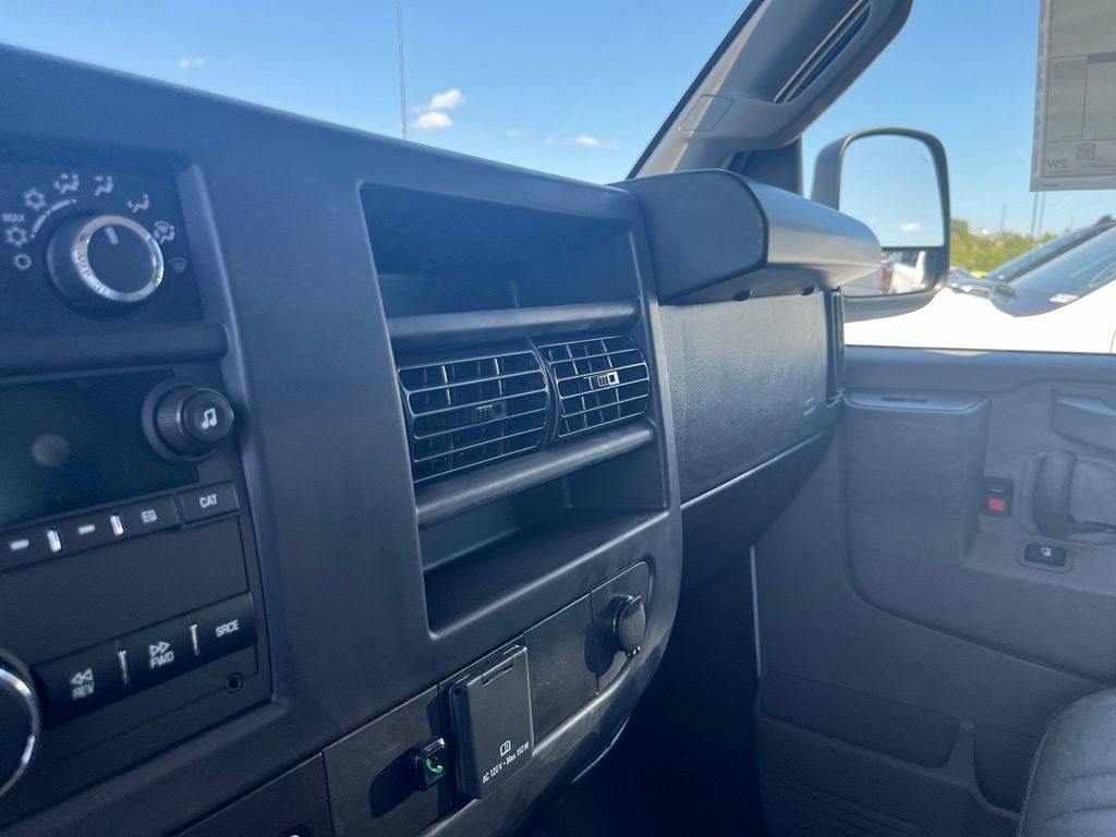 New 2025 GMC Savana 2500 w/ Driver Convenience Package RWD image 21