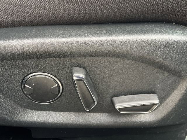 Used 2018 Ford Explorer XLT w/ Equipment Group 201A FWD image 27