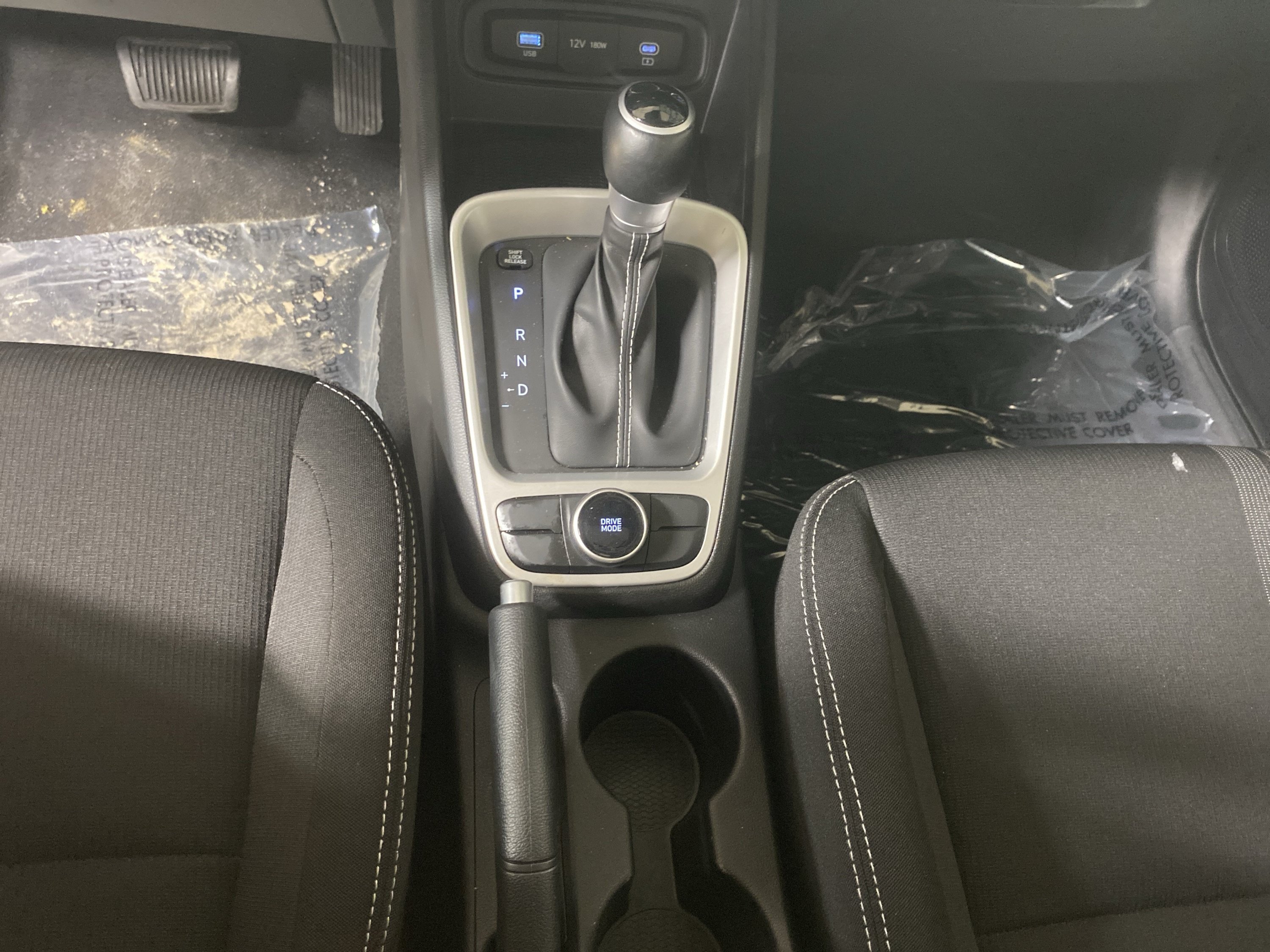 Used 2025 Hyundai Venue SEL FWD image 21