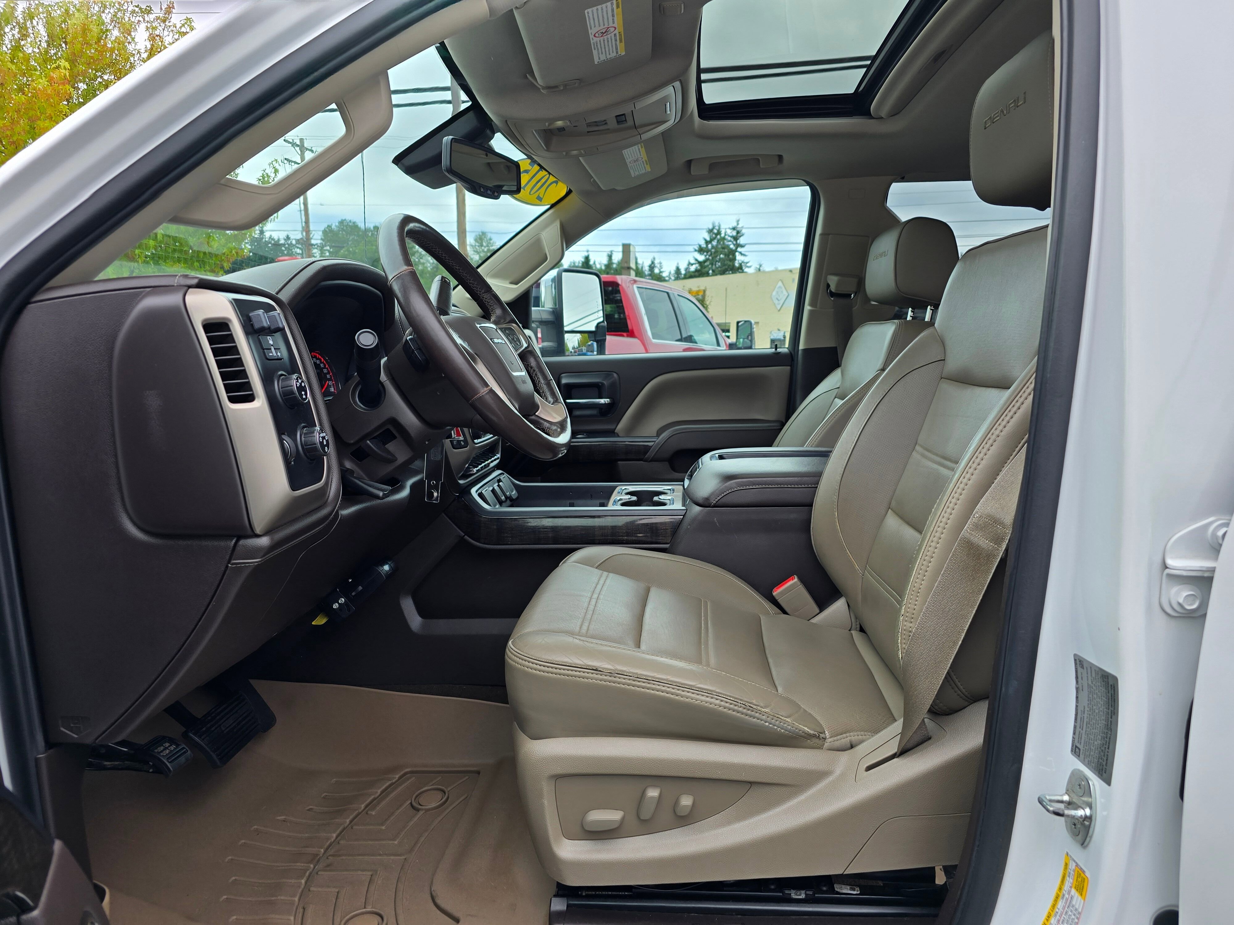 Used 2015 GMC Sierra 3500 Denali w/ Duramax Plus Package image 17