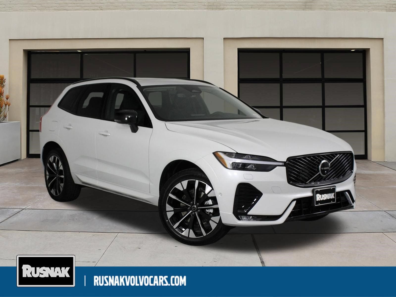 New 2026 Volvo XC60 B5 Plus w/ Climate Package PRO