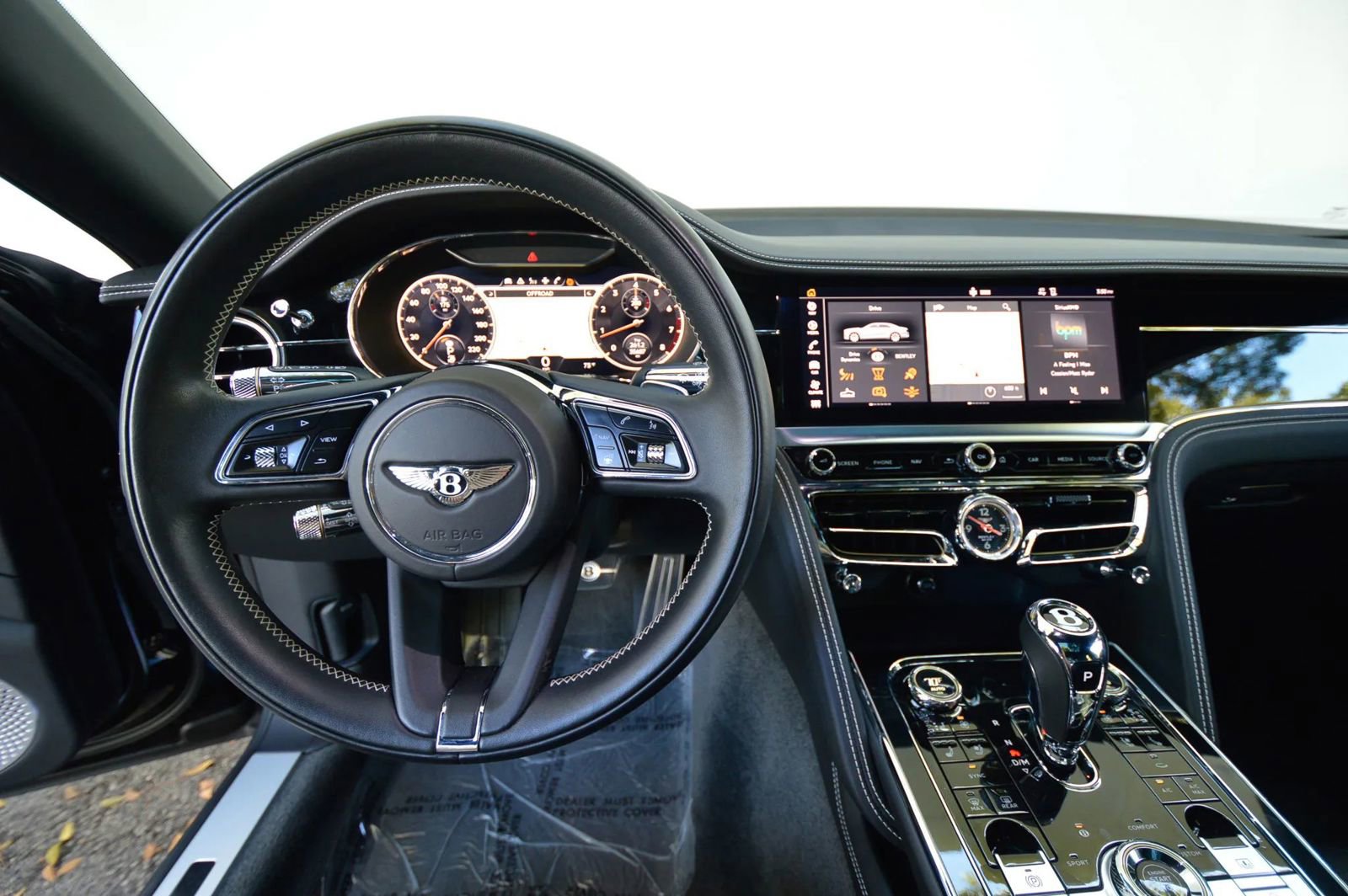 Used 2022 Bentley Flying Spur V8 image 35