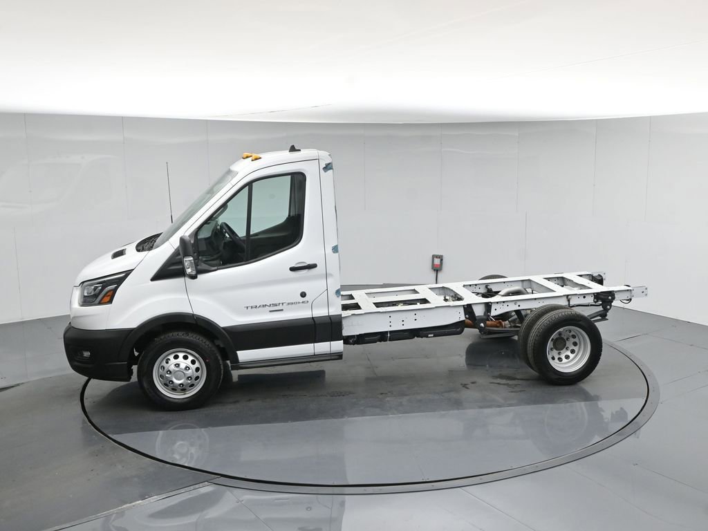 New 2025 Ford Transit 350 DRW w/ Interior Upgrade Package RWD image 34