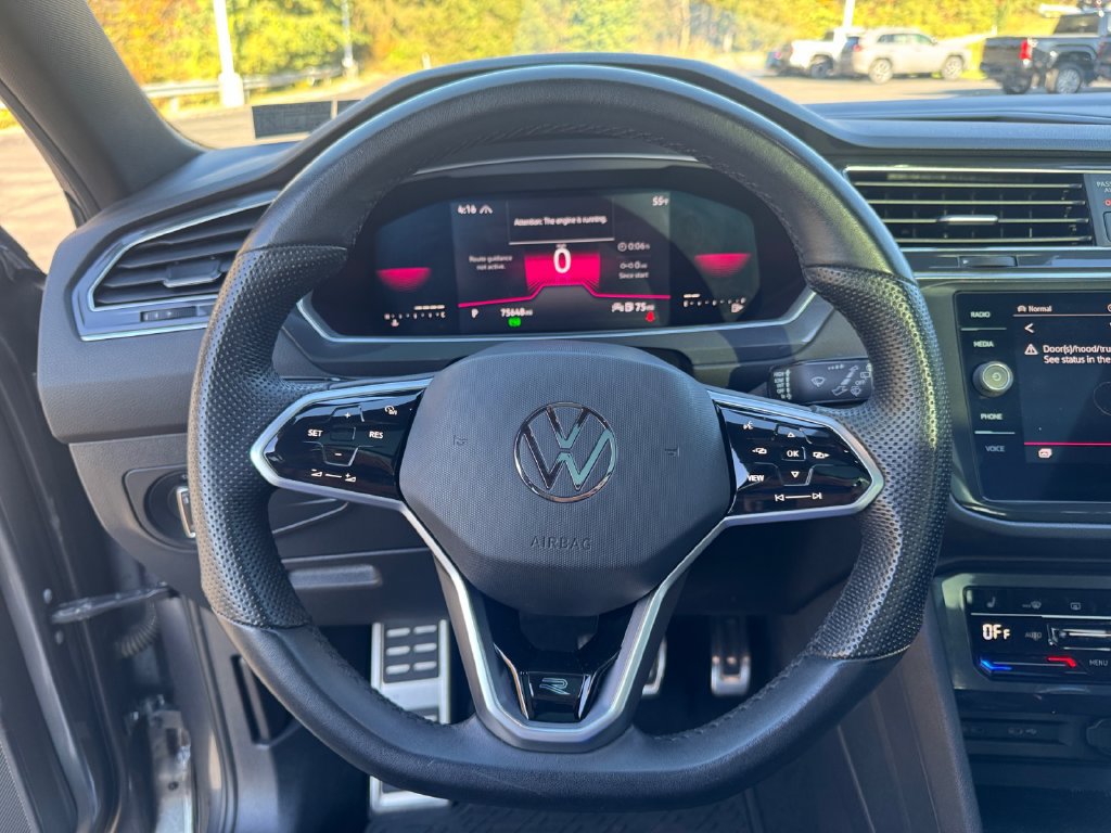 Used 2022 Volkswagen Tiguan SE R-Line AWD/4WD image 15