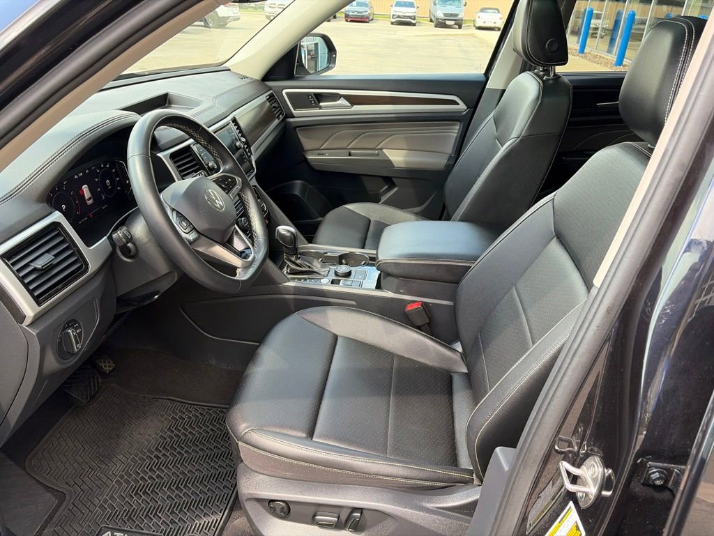 Certified 2023 Volkswagen Atlas SE w/ Panoramic Sunroof Package AWD/4WD image 11