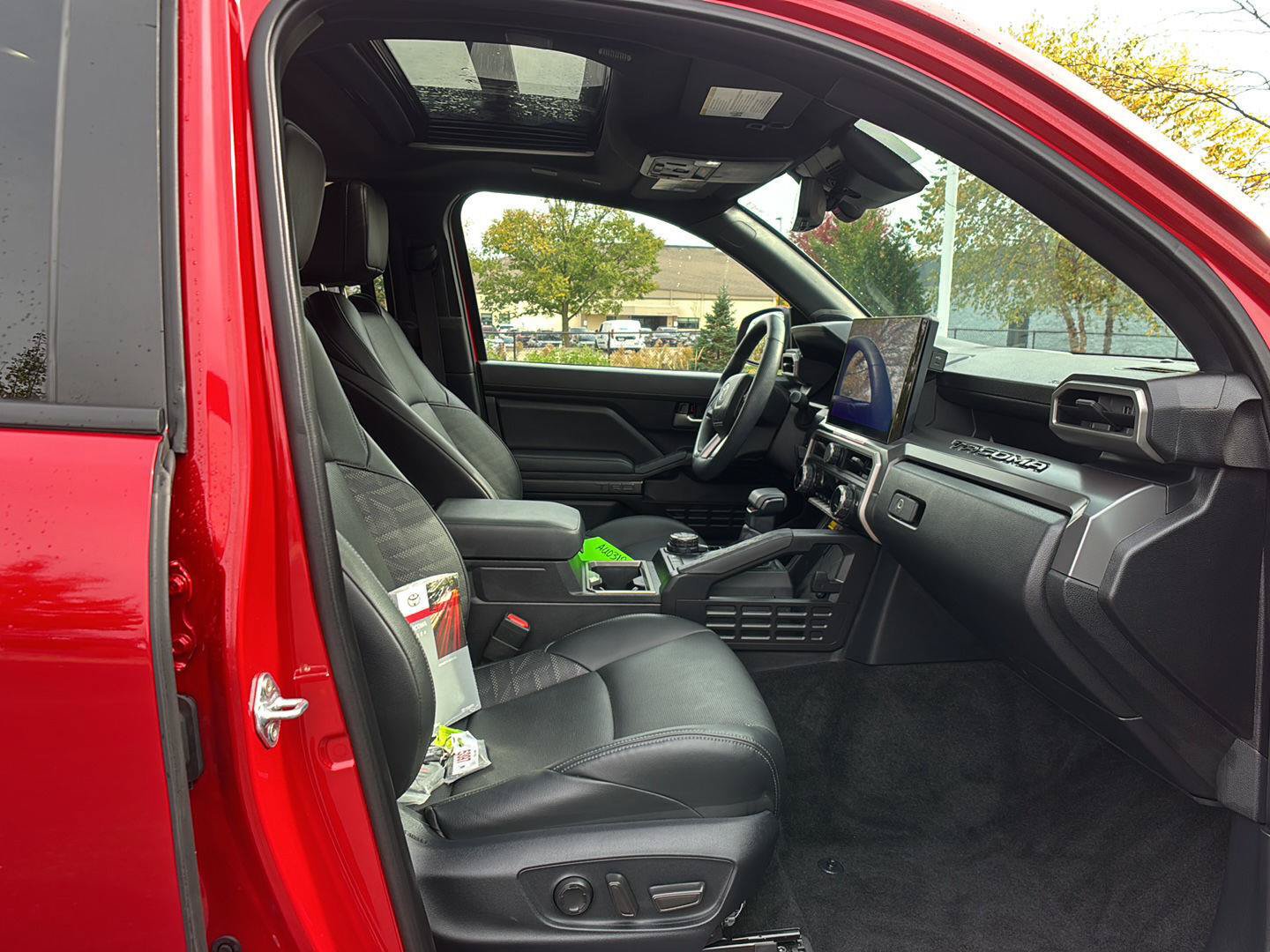 Used 2024 Toyota Tacoma TRD Off-Road w/ TRD Off Road Premium Package AWD/4WD image 22