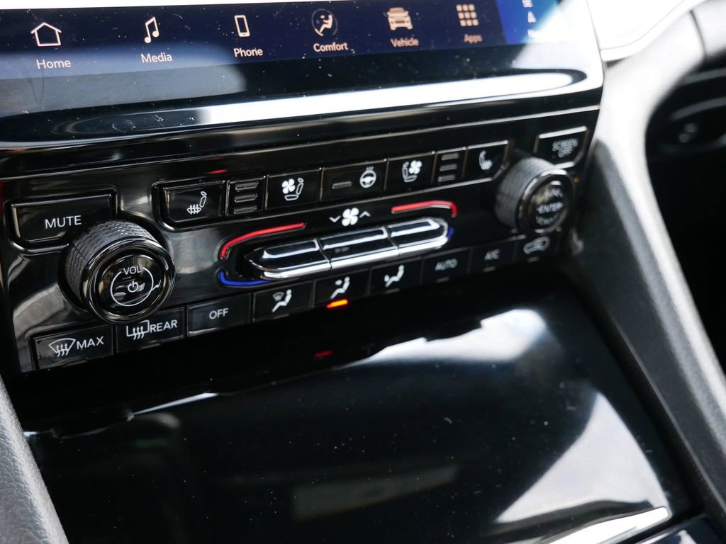 Used 2024 Jeep Grand Cherokee L Limited w/ Luxury Tech Group II image 19