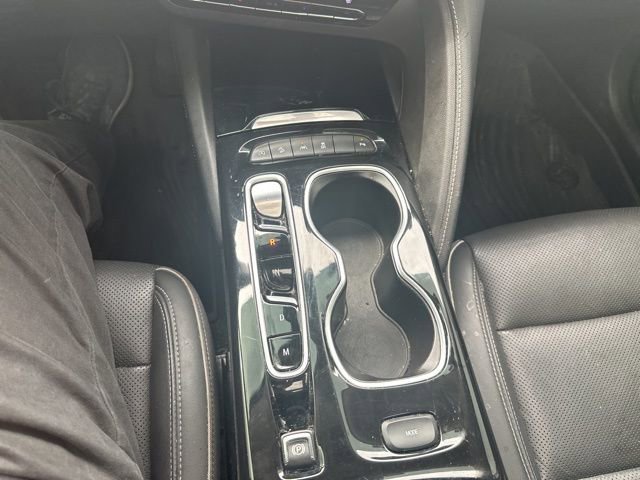 Used 2021 Buick Envision Essence w/ Technology Package I image 14