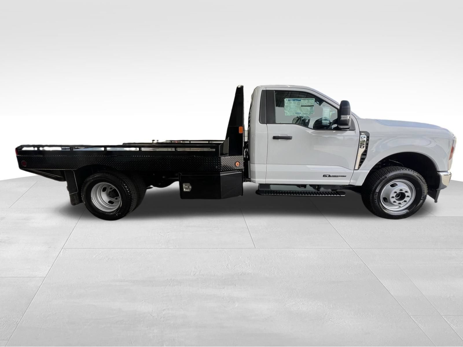 New 2025 Ford F350 XL w/ XL Chrome Package AWD/4WD image 4