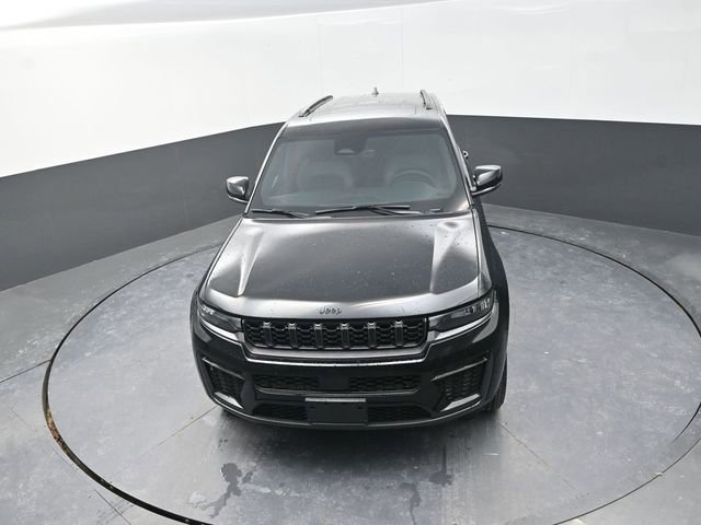 New 2026 Jeep Grand Cherokee Altitude image 13