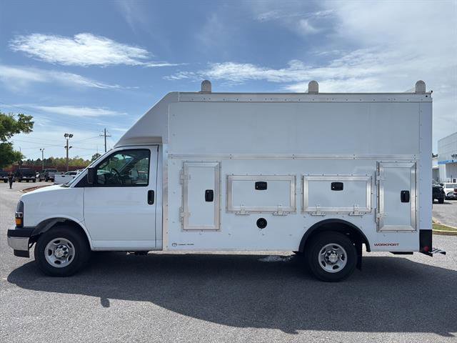 New 2026 Chevrolet Express 3500 w/ Power Convenience Package image 4