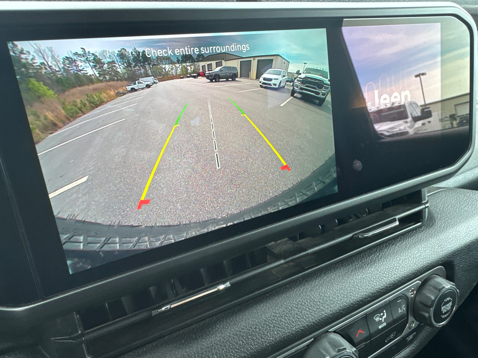 Used 2025 Jeep Wrangler Willys image 26