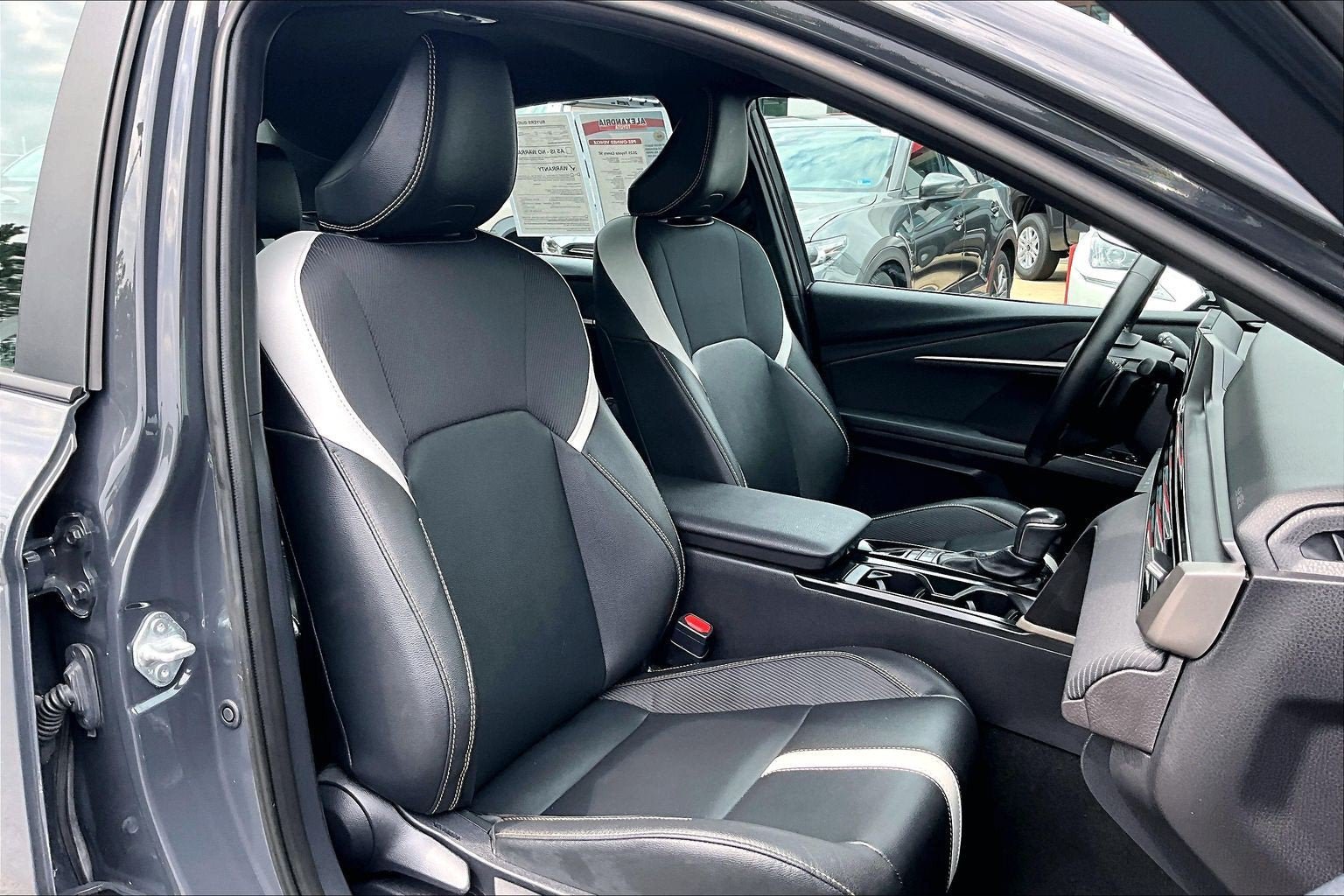 Used 2025 Toyota Camry SE FWD image 7