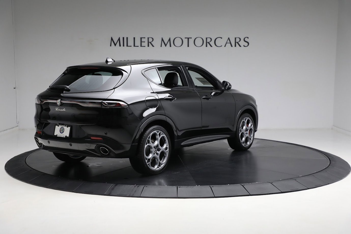 Used 2024 Alfa Romeo Tonale Veloce AWD/4WD image 11