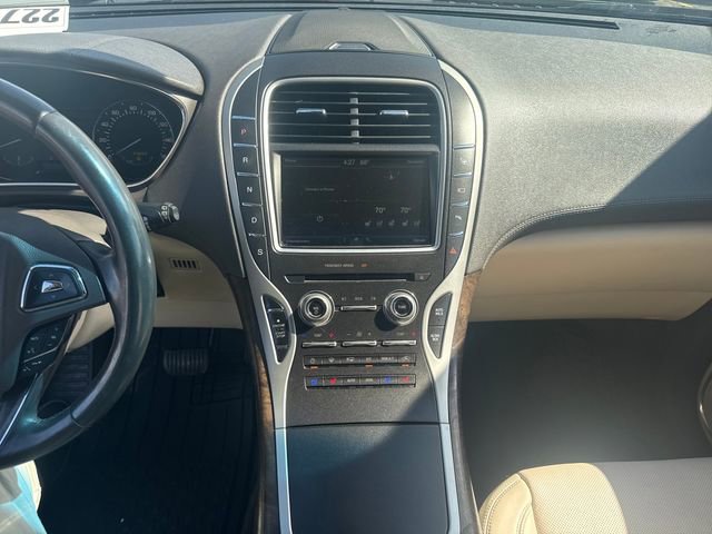 Used 2016 Lincoln MKX Reserve w/ Technology Package AWD/4WD image 23