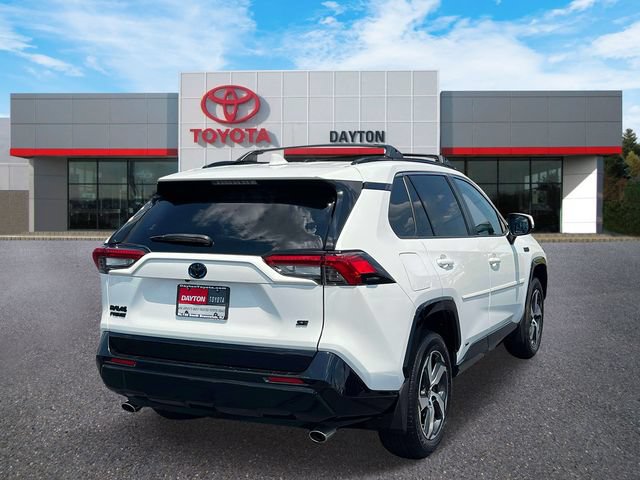 Used 2022 Toyota RAV4 SE w/ Weather & Moonroof Package AWD/4WD image 5