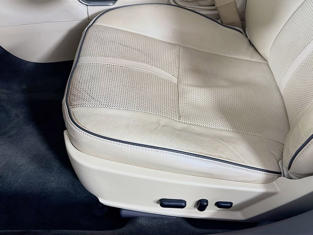 Used 2011 Lincoln MKZ w/ 102A Rapid Spec Order Code FWD image 22