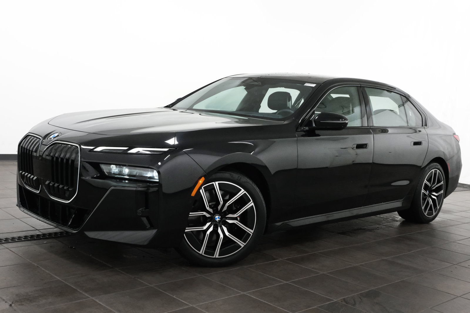 Used 2024 BMW 740i xDrive w/ Premium Package 2