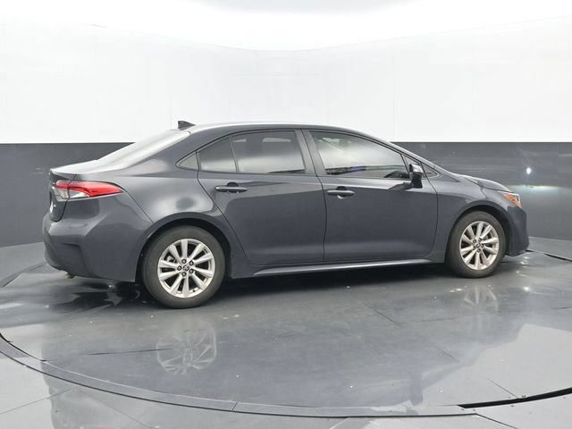 Used 2024 Toyota Corolla LE w/ LE Convenience Package FWD image 2