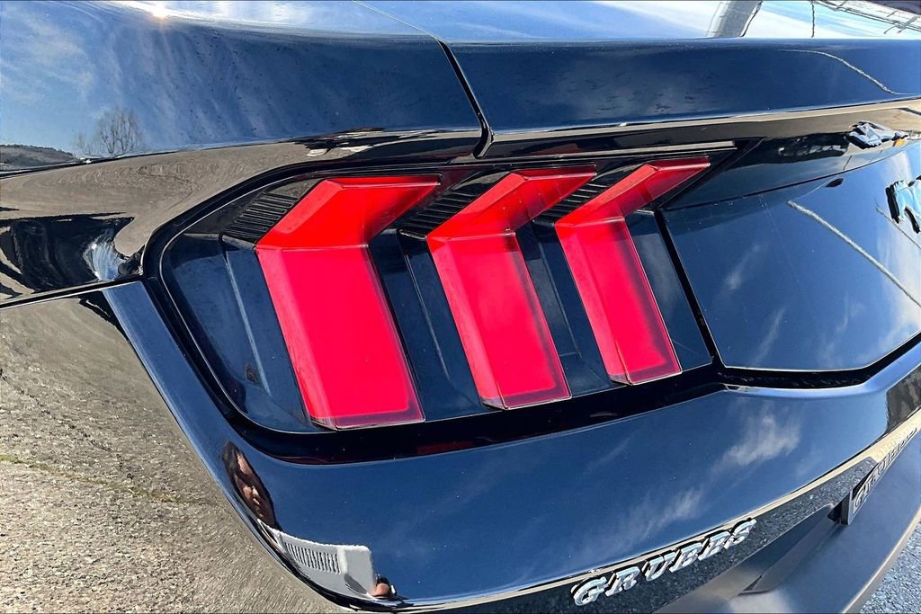 Used 2024 Ford Mustang Convertible image 42