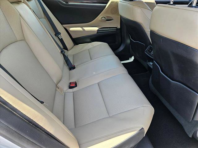 Used 2021 Lexus ES 300h w/ Premium Package FWD image 18