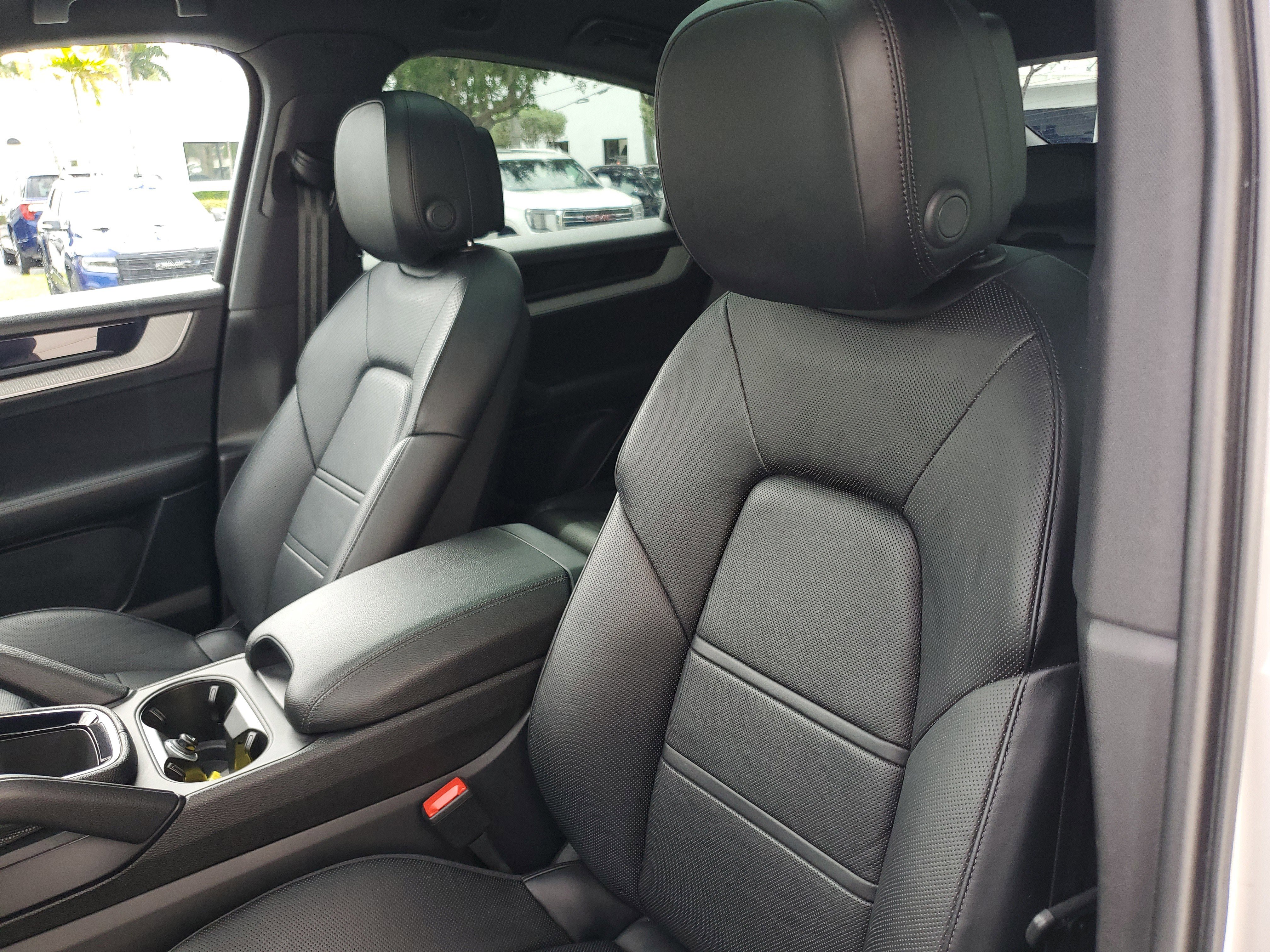 Used 2024 Porsche Cayenne S AWD/4WD image 20
