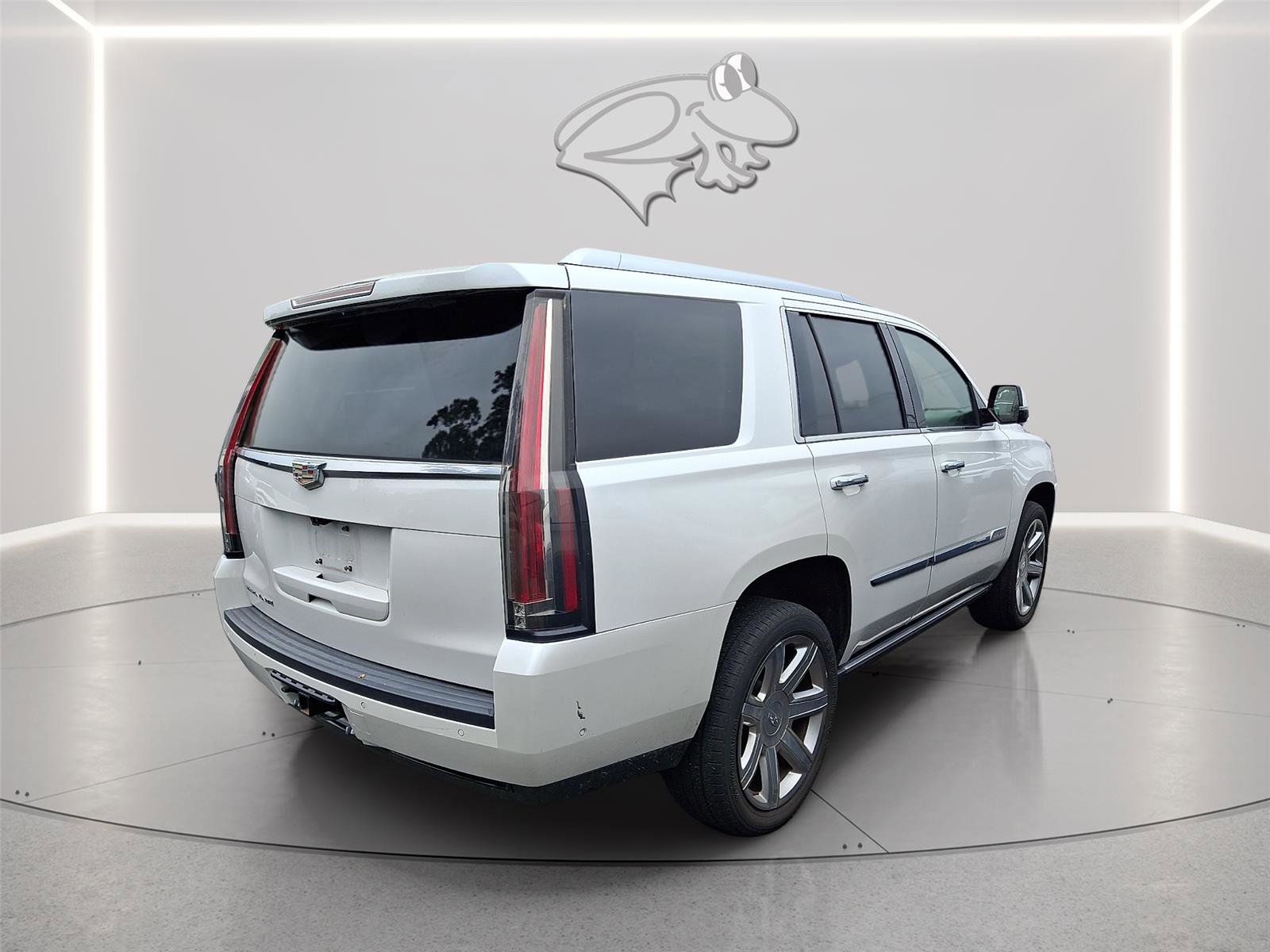 Used 2018 Cadillac Escalade Premium Luxury AWD/4WD image 7