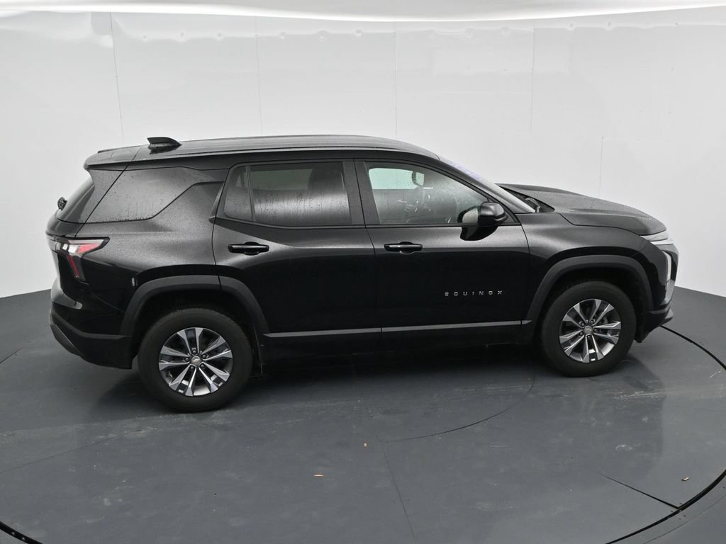 Used 2026 Chevrolet Equinox LT w/ Convenience Package II FWD image 25