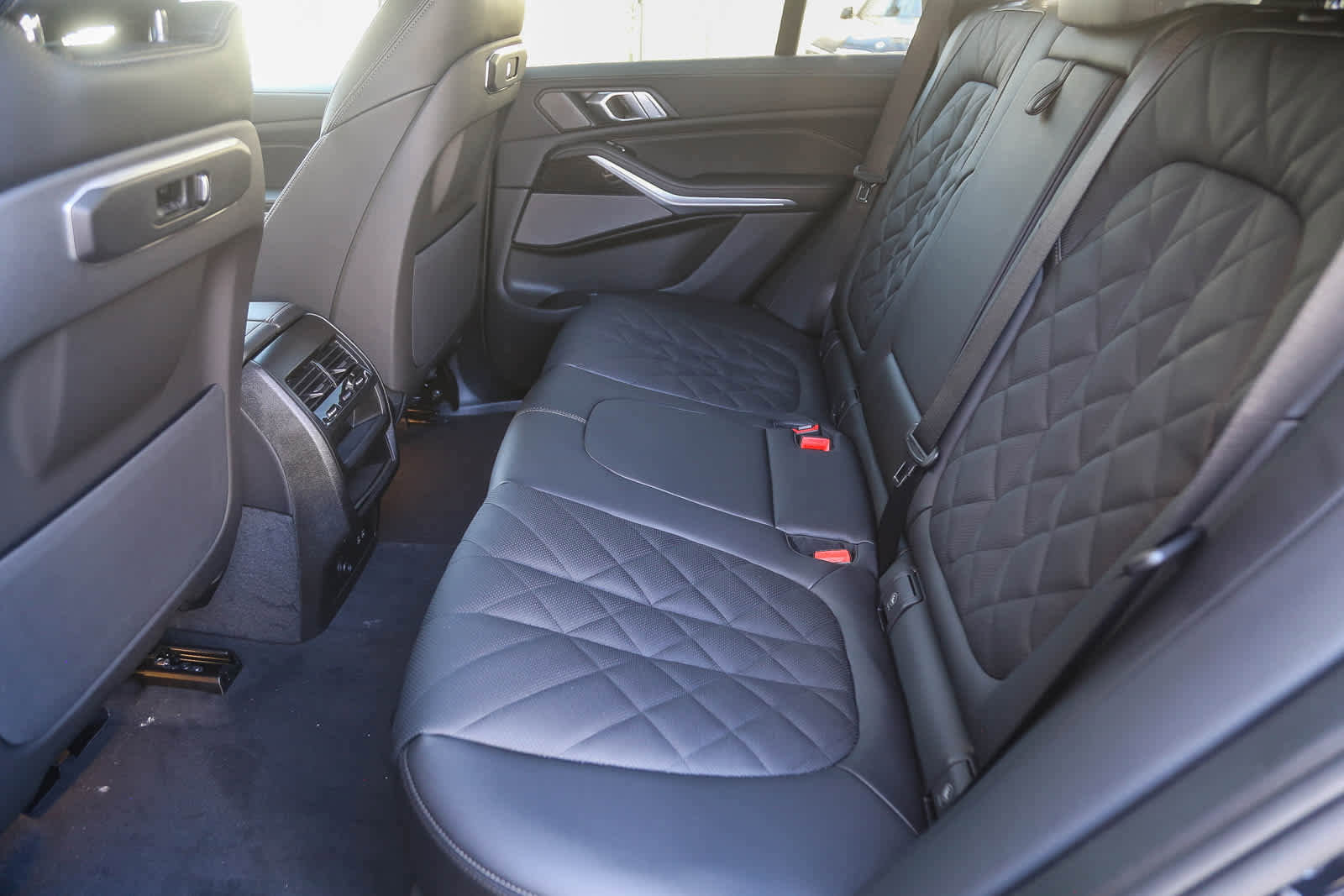 Used 2026 BMW X5 sDrive40i w/ M Sport Package image 15