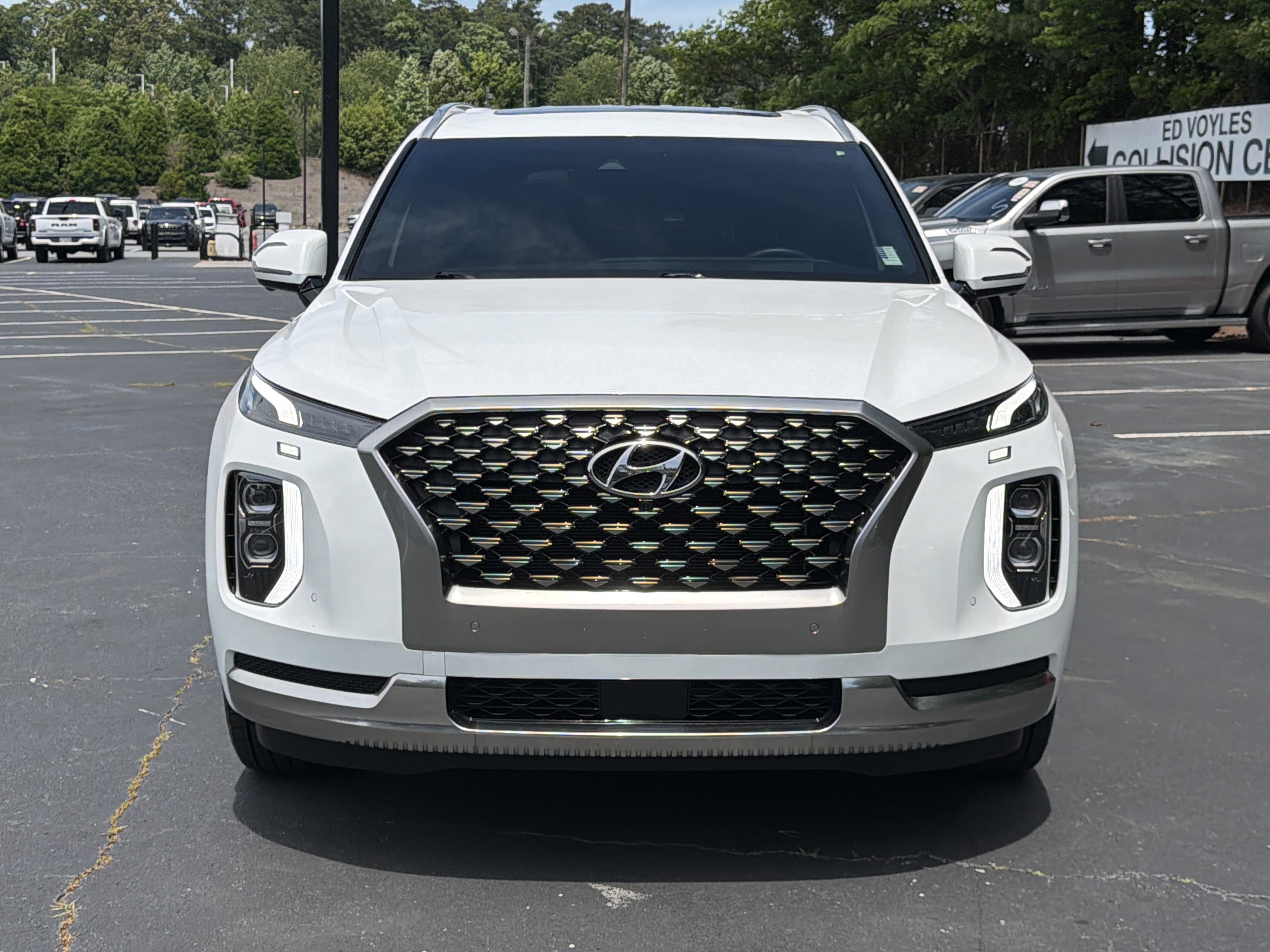 Used 2022 Hyundai Palisade Calligraphy w/ Cargo Package FWD image 2