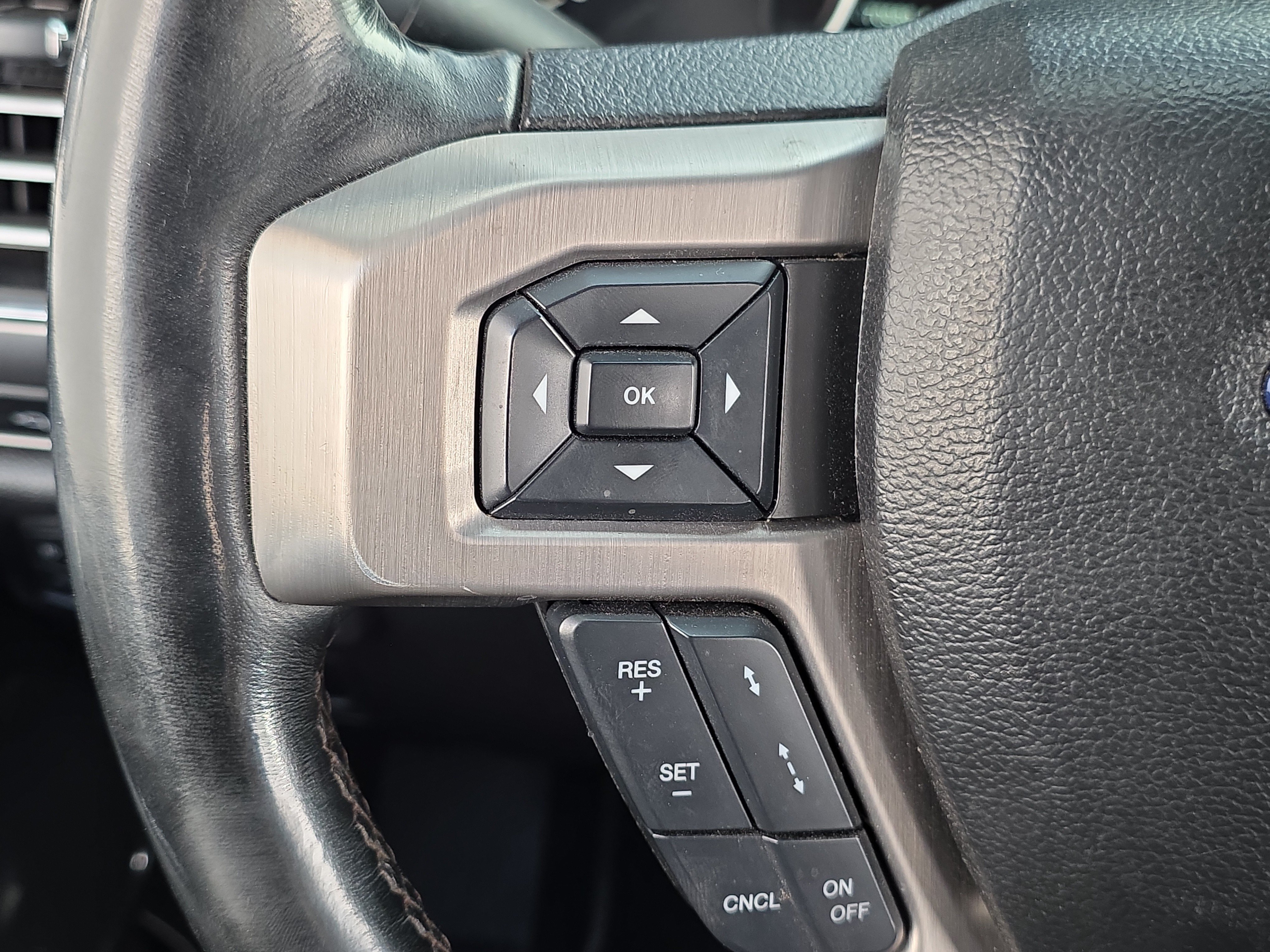 Used 2019 Ford F150 Platinum w/ Equipment Group 701A Luxury AWD/4WD image 16