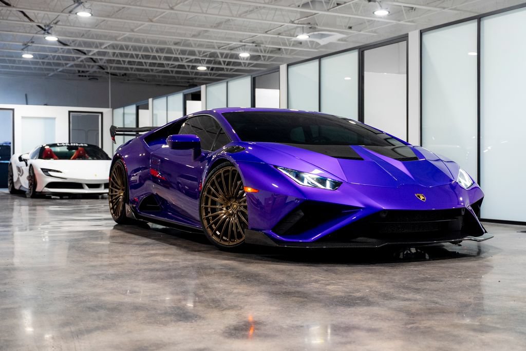 Used 2021 Lamborghini Huracan EVO RWD image 4