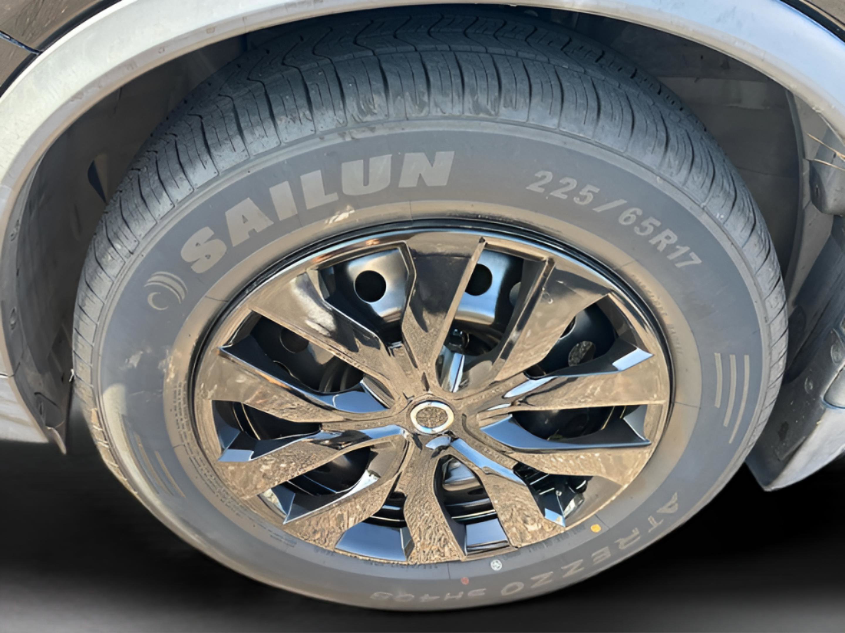 Used 2017 Nissan Rogue S image 36