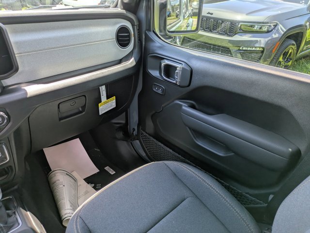 New 2025 Jeep Gladiator Sport image 13