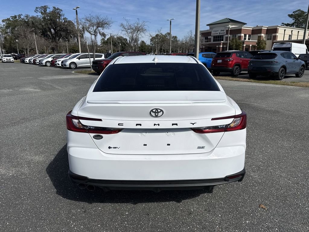 Used 2025 Toyota Camry SE w/ Convenience Package image 4