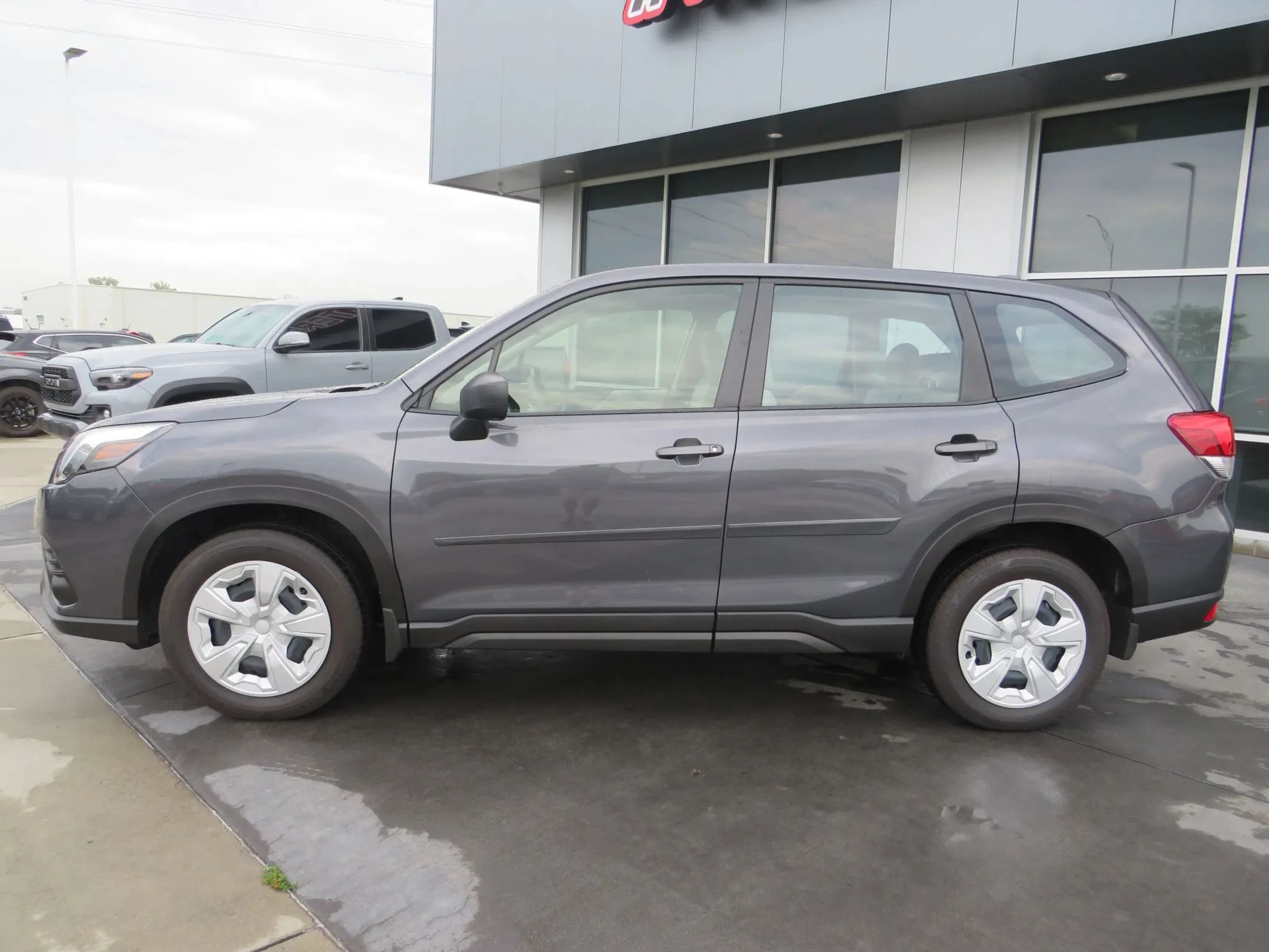 Used 2022 Subaru Forester AWD/4WD image 4