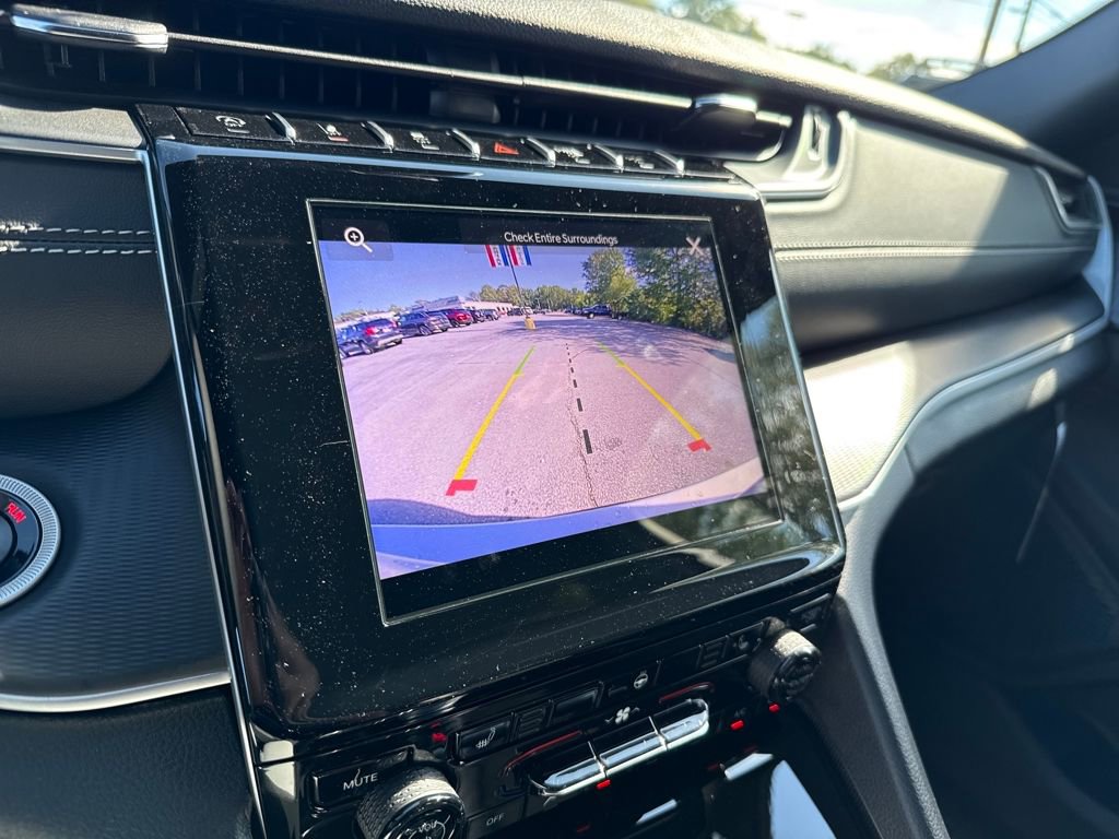 New 2025 Jeep Grand Cherokee L Laredo image 35