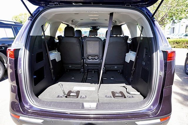 Used 2024 Kia Carnival LX FWD image 13