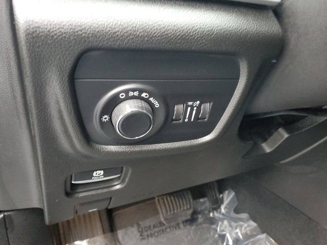 Used 2023 Jeep Grand Cherokee L Laredo RWD image 20