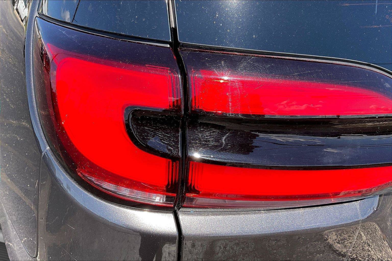 Used 2021 Chrysler Pacifica Touring w/ Cold Weather Group FWD image 28