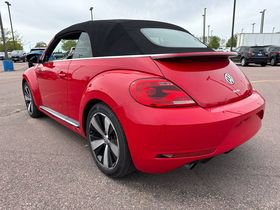 Used 2015 Volkswagen Beetle R-Line FWD image 9