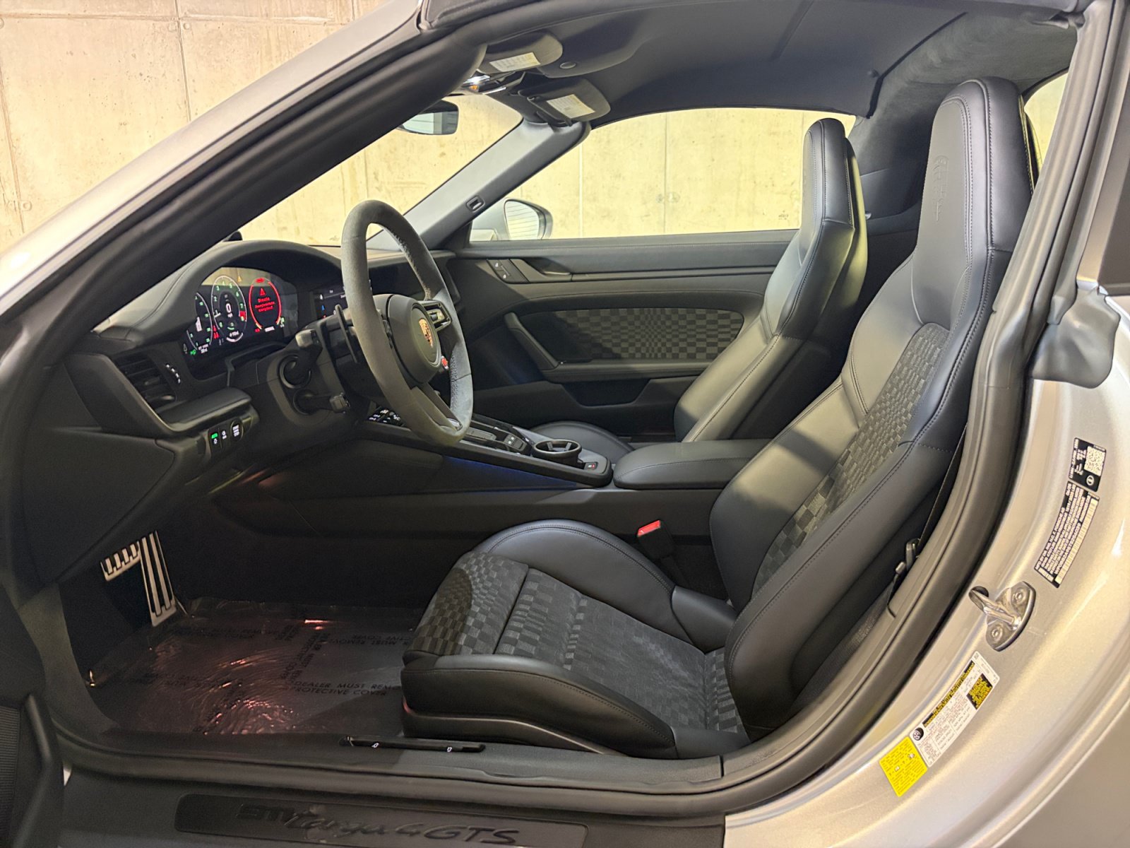 Certified 2026 Porsche 911 Targa 4 GTS AWD/4WD image 4