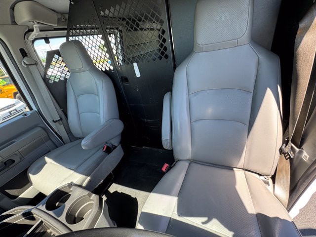 Used 2013 Ford E-350 and Econoline 350 Super Duty w/ PWR Group RWD image 9