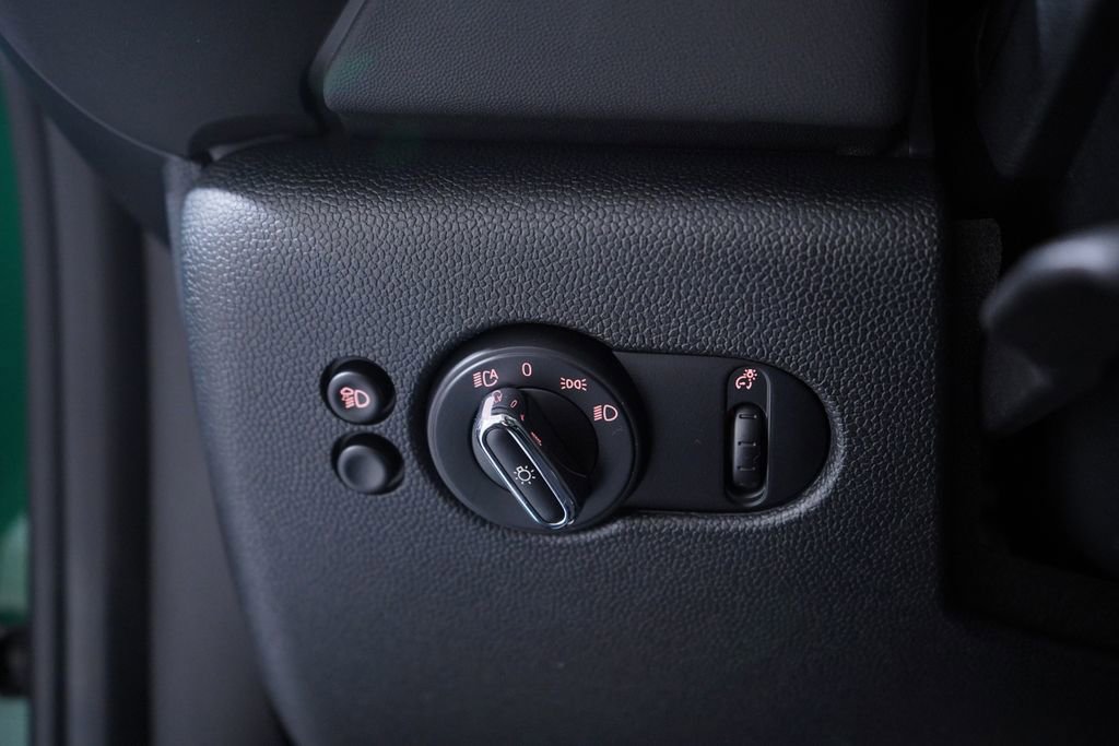 Used 2024 MINI Cooper SE image 16