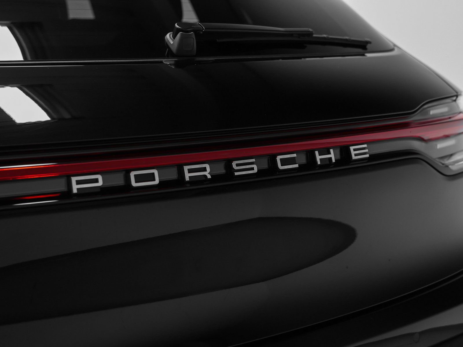 Certified 2026 Porsche Macan AWD/4WD image 22