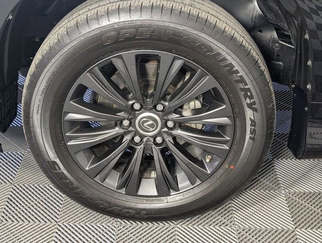 Used 2022 Lexus GX 460 Premium w/ Accessory Package image 8