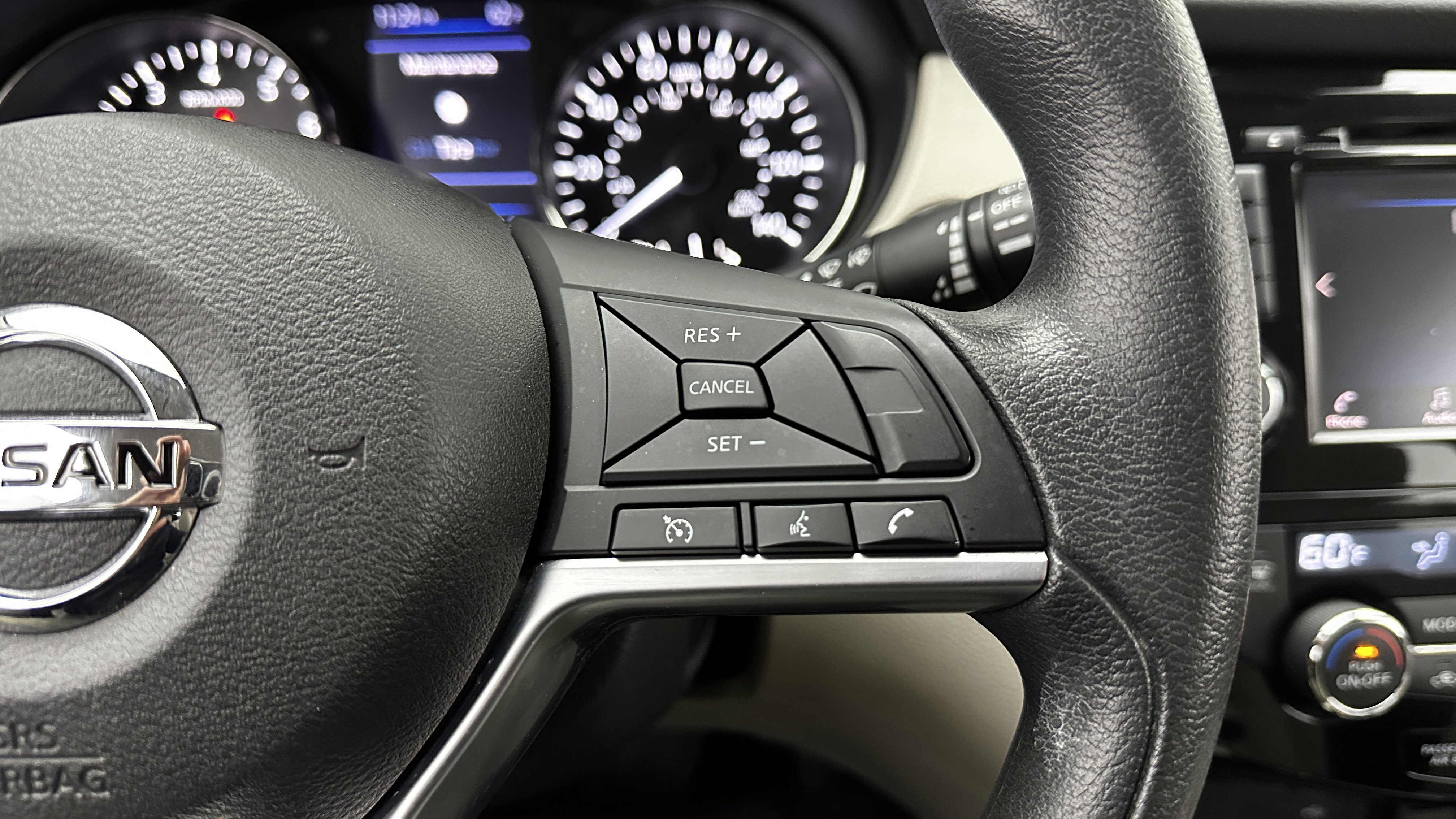 Used 2020 Nissan Rogue Sport SV image 19