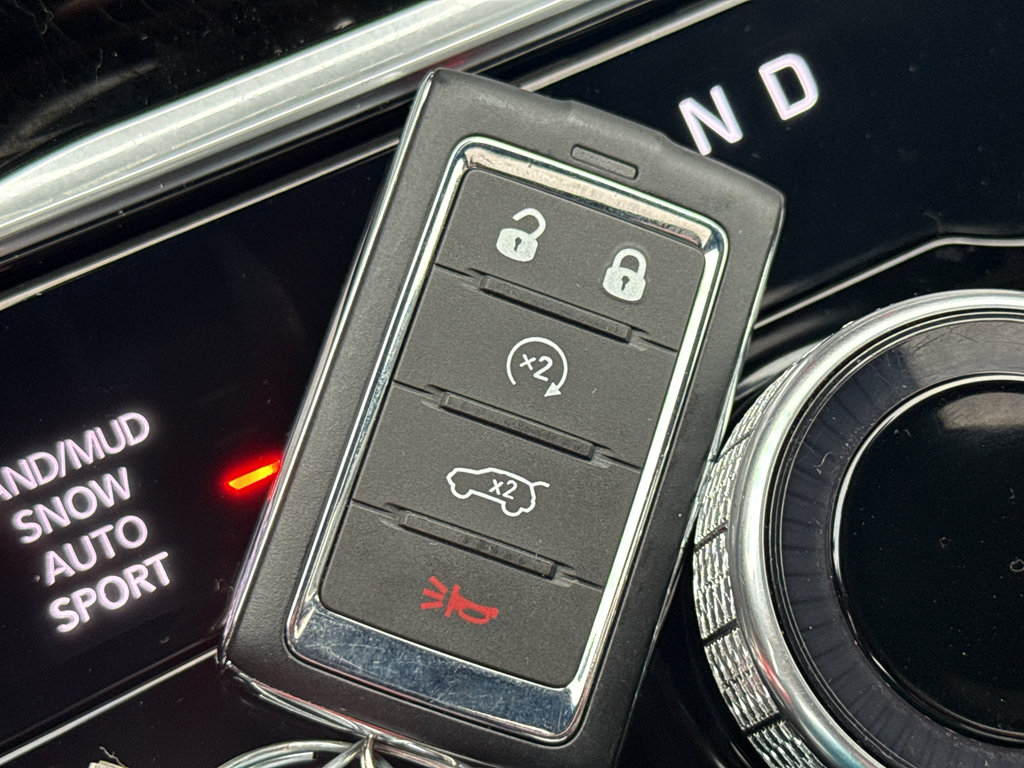 Used 2024 Jeep Grand Cherokee L Limited w/ Luxury Tech Group II AWD/4WD image 39